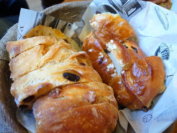 PAUL保羅麵包沙龍(內湖店)：＜台北｜內湖｜下午茶＞超正點千層派＆馬卡紅～PAUL保羅麵包沙龍（內湖店）