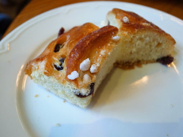 PAUL保羅麵包沙龍(內湖店)：＜台北｜內湖｜下午茶＞超正點千層派＆馬卡紅～PAUL保羅麵包沙龍（內湖店）