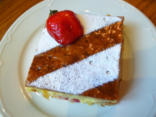 PAUL保羅麵包沙龍(內湖店)：＜台北｜內湖｜下午茶＞超正點千層派＆馬卡紅～PAUL保羅麵包沙龍（內湖店）