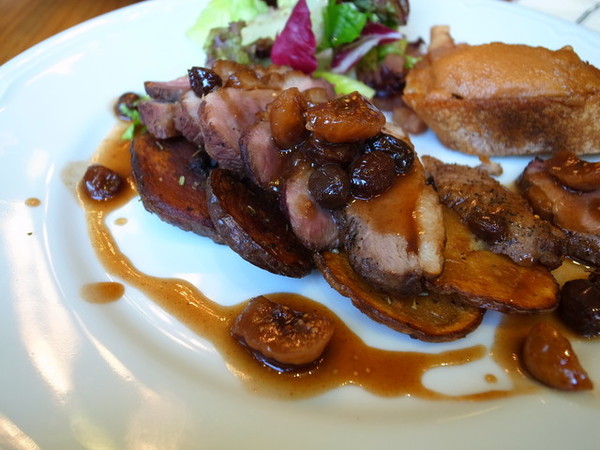 PAUL保羅麵包沙龍(內湖店)：＜台北｜內湖｜下午茶＞超正點千層派＆馬卡紅～PAUL保羅麵包沙龍（內湖店）