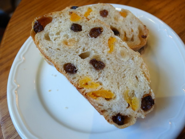 PAUL保羅麵包沙龍(內湖店)：＜台北｜內湖｜下午茶＞超正點千層派＆馬卡紅～PAUL保羅麵包沙龍（內湖店）