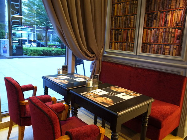 PAUL保羅麵包沙龍(內湖店)：＜台北｜內湖｜下午茶＞超正點千層派＆馬卡紅～PAUL保羅麵包沙龍（內湖店）