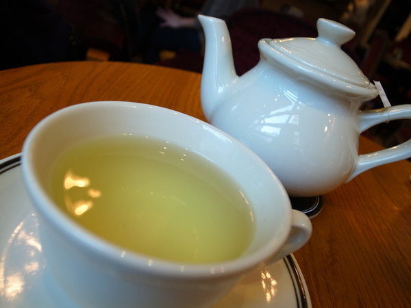 PAUL保羅麵包沙龍(內湖店)：＜台北｜內湖｜下午茶＞超正點千層派＆馬卡紅～PAUL保羅麵包沙龍（內湖店）