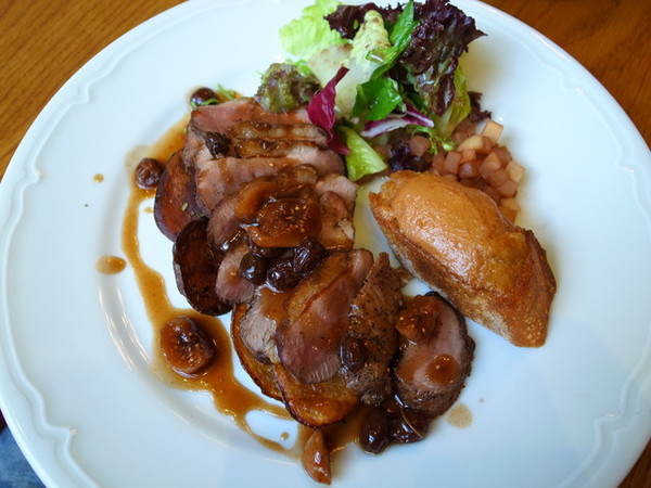 PAUL保羅麵包沙龍(內湖店)：＜台北｜內湖｜下午茶＞超正點千層派＆馬卡紅～PAUL保羅麵包沙龍（內湖店）