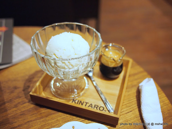 oven coffee(台中中港店):【食記】台中西區-OVEN coffee烤香(台中中港店)@草悟道 : 咖啡還不錯,鬆餅需要再脆點