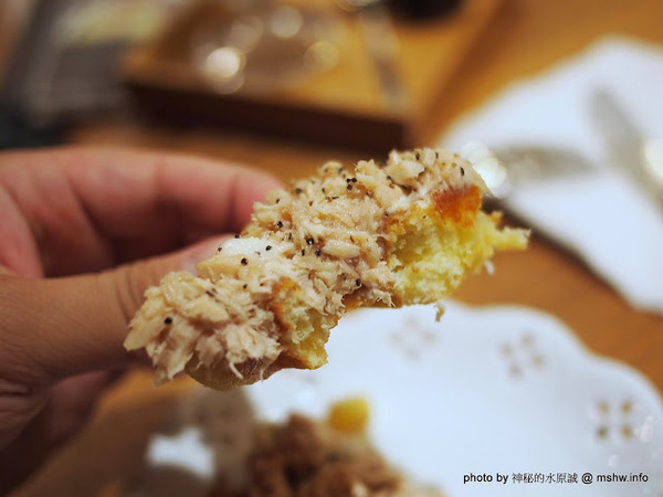 oven coffee(台中中港店):【食記】台中西區-OVEN coffee烤香(台中中港店)@草悟道 : 咖啡還不錯,鬆餅需要再脆點