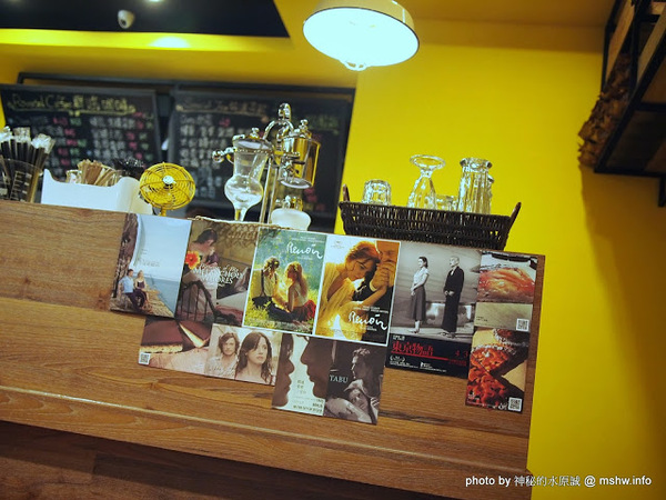 oven coffee(台中中港店):【食記】台中西區-OVEN coffee烤香(台中中港店)@草悟道 : 咖啡還不錯,鬆餅需要再脆點