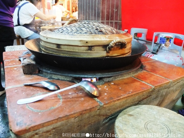 茂雄蝦仁肉圓：【美食特搜。台南中西區】茂雄蝦仁肉圓。台南蝦仁肉圓創始老店 特製蝦醬絕妙滋味