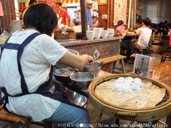 茂雄蝦仁肉圓：【美食特搜。台南中西區】茂雄蝦仁肉圓。台南蝦仁肉圓創始老店 特製蝦醬絕妙滋味