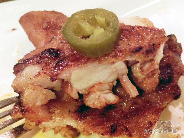 紅牛原味炭烤牛排35-美國大雞腿排(墨西哥香辣)加上剝皮辣椒