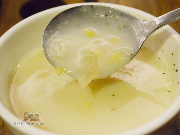 紅牛原味炭烤牛排13-玉米濃湯