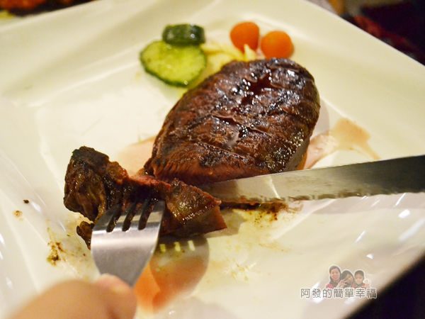 紅牛原味炭烤牛排28-8oz特級雪花沙朗牛排很好切