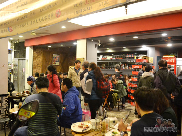 紅牛原味炭烤牛排02-滿滿的人潮