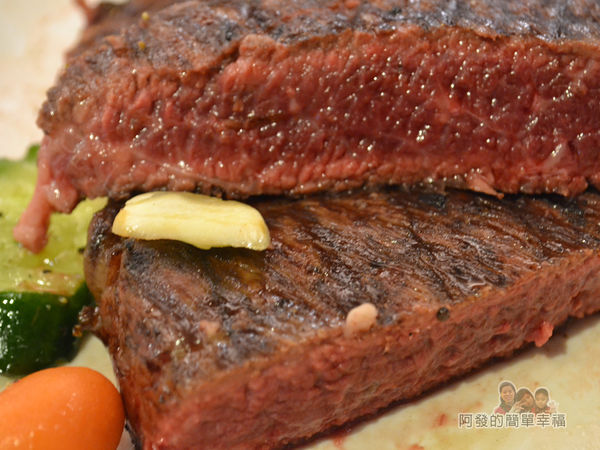紅牛原味炭烤牛排25-21oz炭火肩胛牛排切面