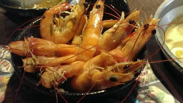 鍋神日式涮涮鍋(台中逢甲旗艦店):好運接二連三…口碑體驗3--鍋神日式涮涮鍋(台中逢甲旗艦店)…天氣冷還有什麼比吃火鍋更幸福的了