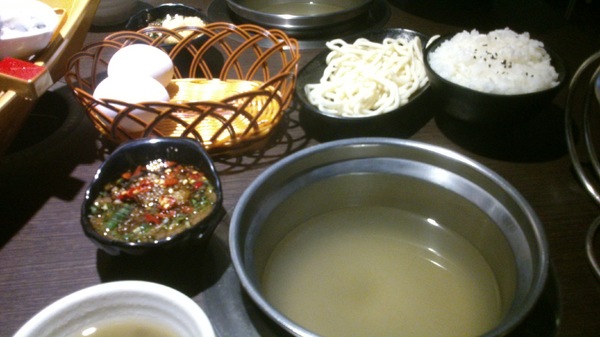 鍋神日式涮涮鍋(台中逢甲旗艦店):好運接二連三…口碑體驗3--鍋神日式涮涮鍋(台中逢甲旗艦店)…天氣冷還有什麼比吃火鍋更幸福的了