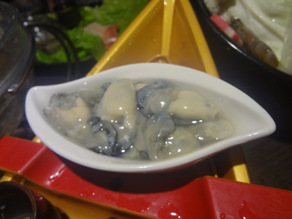 鍋神日式涮涮鍋(台中逢甲旗艦店)：1021026[官本金文愛台灣口碑券第十彈]星爺有箱神小官有鍋神CP值超級高且無敵爆好吃的鍋神日式涮涮鍋(台中逢甲旗艦店)