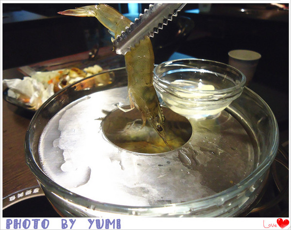 鍋神日式涮涮鍋(台中逢甲旗艦店):【愛評口碑券♥第二十六彈】活跳跳蝦子大呼鍋癮♥頂級海鮮撫慰你的胃@鍋神日式涮涮鍋(台中逢甲旗艦店)