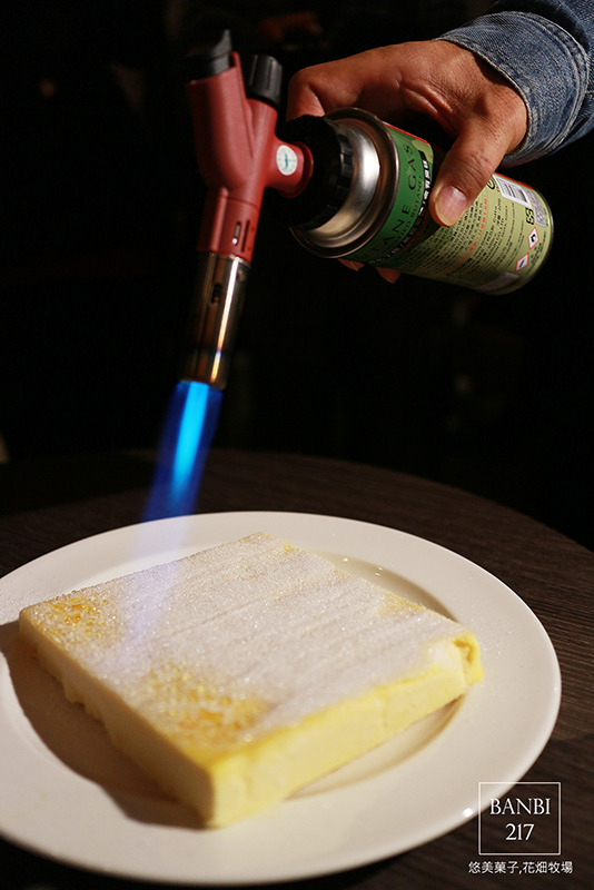 Banbi217 美食旅遊: 悠美菓子-北海道十勝花畑牧場生牛奶糖,如冰淇淋般的焦糖烤布蕾 (台北新光三越站前店)