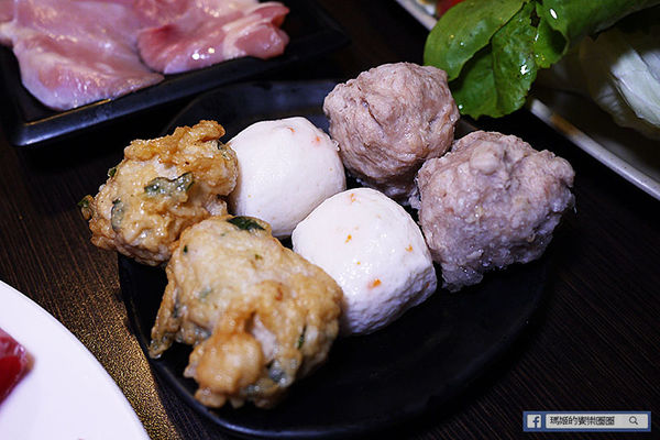 紅蟹將軍吃到飽(台北忠孝店)：◆台北東區【紅蟹將軍吃到飽—台北忠孝店】帝王蟹火鍋吃到飽。北海道鍋物。捷運國父紀念館美食