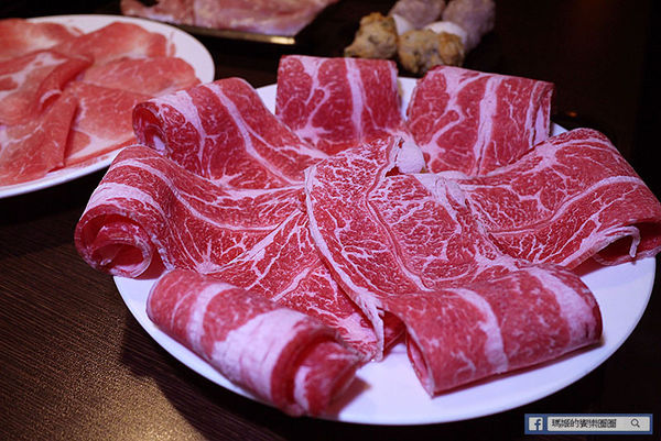 紅蟹將軍吃到飽(台北忠孝店)：◆台北東區【紅蟹將軍吃到飽—台北忠孝店】帝王蟹火鍋吃到飽。北海道鍋物。捷運國父紀念館美食