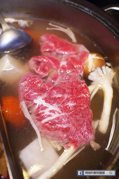 紅蟹將軍吃到飽(台北忠孝店)：◆台北東區【紅蟹將軍吃到飽—台北忠孝店】帝王蟹火鍋吃到飽。北海道鍋物。捷運國父紀念館美食