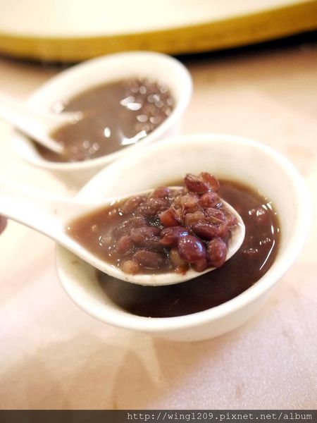 六廚川湘菜館：老字號的道地美味川菜。六廚川式料理