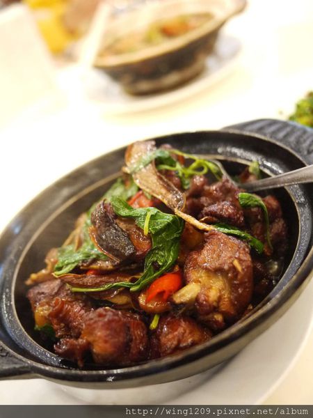 六廚川湘菜館：老字號的道地美味川菜。六廚川式料理