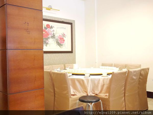 六廚川湘菜館：老字號的道地美味川菜。六廚川式料理