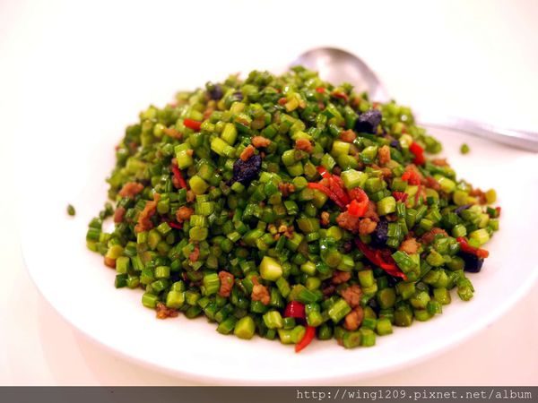 六廚川湘菜館：老字號的道地美味川菜。六廚川式料理