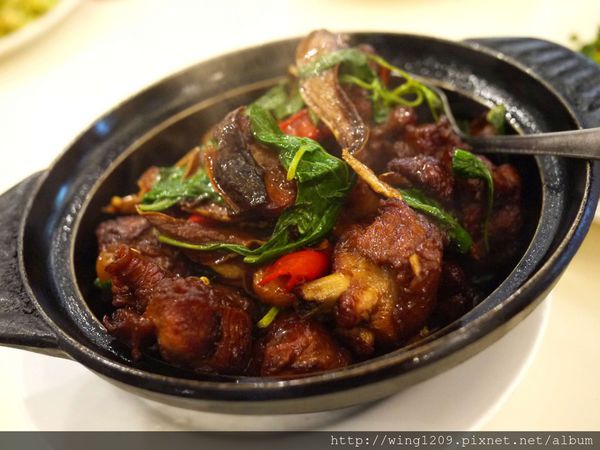 六廚川湘菜館：老字號的道地美味川菜。六廚川式料理