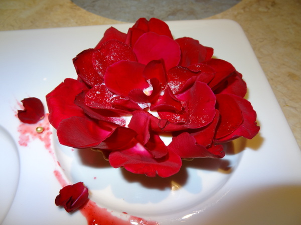 CV黑色天使蛋糕精品店：1021116[官本金文愛台灣口碑券第16彈]CV黑色天使蛋糕精品店魔術師極致華麗的甜點饗宴讀你讀你心想吃什麼BLACK ANGEL