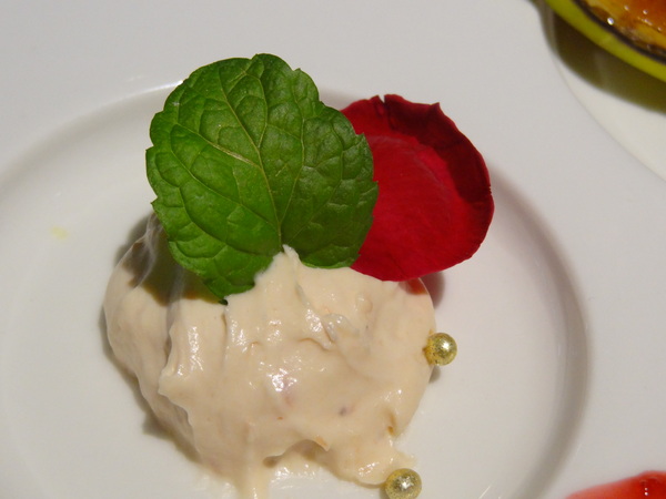 CV黑色天使蛋糕精品店：1021116[官本金文愛台灣口碑券第16彈]CV黑色天使蛋糕精品店魔術師極致華麗的甜點饗宴讀你讀你心想吃什麼BLACK ANGEL