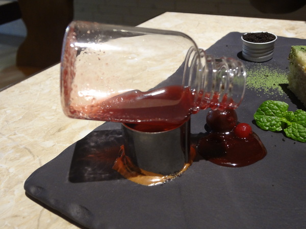 CV黑色天使蛋糕精品店：1021116[官本金文愛台灣口碑券第16彈]CV黑色天使蛋糕精品店魔術師極致華麗的甜點饗宴讀你讀你心想吃什麼BLACK ANGEL