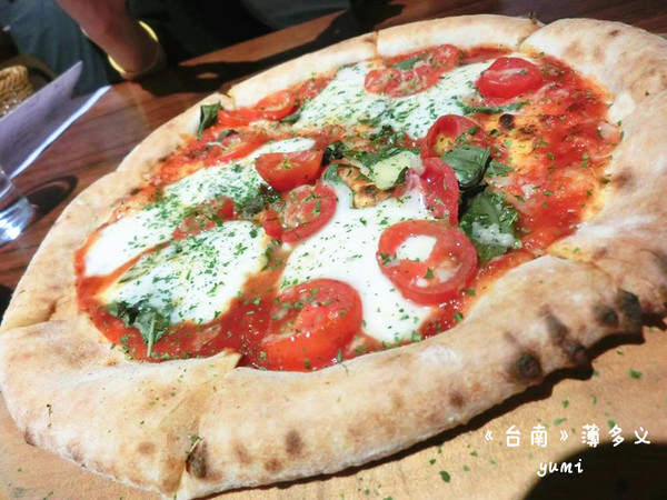 薄多義:【台南食記】想吃嗎?排隊就是了!✿超人氣義式餐廳@薄多義BIT 2 EAT