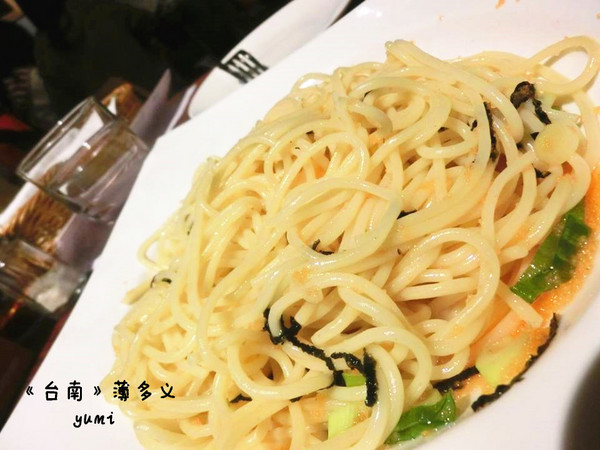 薄多義:【台南食記】想吃嗎?排隊就是了!✿超人氣義式餐廳@薄多義BIT 2 EAT