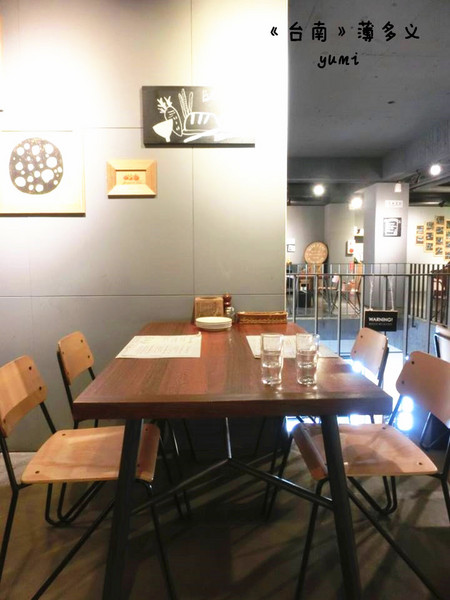 薄多義:【台南食記】想吃嗎?排隊就是了!✿超人氣義式餐廳@薄多義BIT 2 EAT