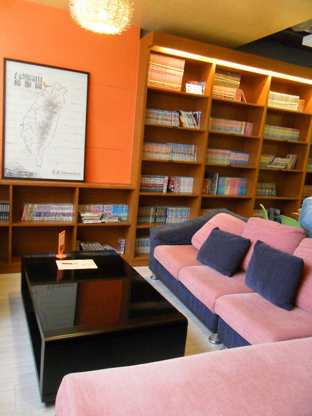 Picturesque 塗鴉空間書店:美食x享受x放鬆 第一次知道什麼叫做美食圖書館~還能遇到貓咪XDD_《Picturesque 塗鴉空間書店》