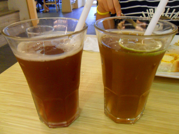 Picturesque 塗鴉空間書店:美食x享受x放鬆 第一次知道什麼叫做美食圖書館~還能遇到貓咪XDD_《Picturesque 塗鴉空間書店》