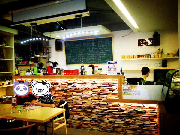 Picturesque 塗鴉空間書店:美食x享受x放鬆 第一次知道什麼叫做美食圖書館~還能遇到貓咪XDD_《Picturesque 塗鴉空間書店》