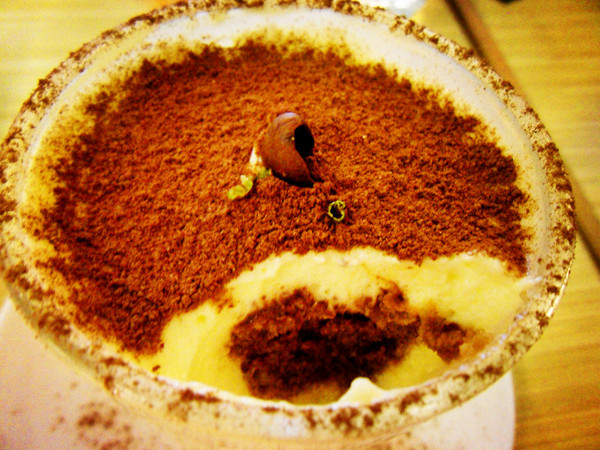 Picturesque 塗鴉空間書店:美食x享受x放鬆 第一次知道什麼叫做美食圖書館~還能遇到貓咪XDD_《Picturesque 塗鴉空間書店》