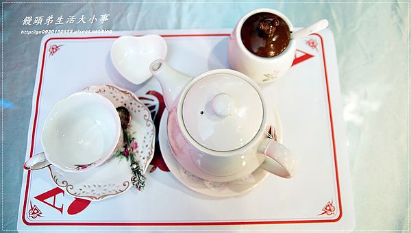 Alice Is Coming-來自愛麗絲:【食記/台北市】走進童話世界裡~愛麗絲夢遊仙境