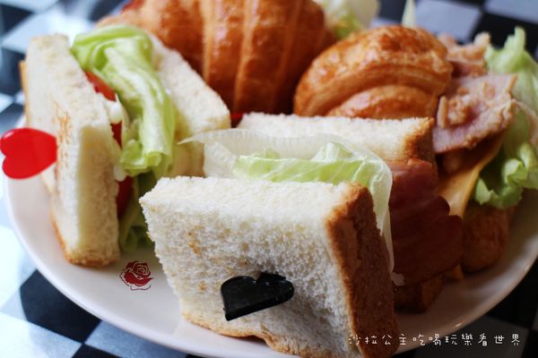 Alice Is Coming-來自愛麗絲：西門町下午茶『Alice Is Coming-來自愛麗絲』來自童話裡的咖啡館