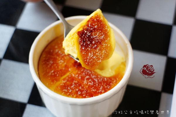 Alice Is Coming-來自愛麗絲：西門町下午茶『Alice Is Coming-來自愛麗絲』來自童話裡的咖啡館