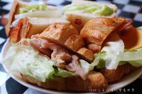 Alice Is Coming-來自愛麗絲：西門町下午茶『Alice Is Coming-來自愛麗絲』來自童話裡的咖啡館