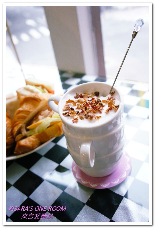 Alice Is Coming-來自愛麗絲:西門町下午茶.奇幻世界進行曲──Alice is coming 來自愛麗絲