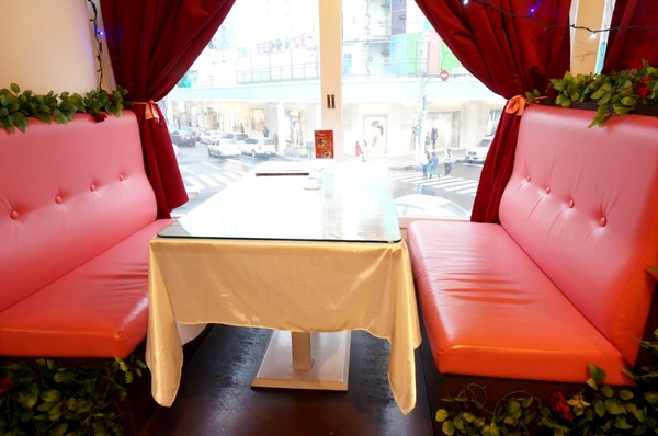 Alice Is Coming-來自愛麗絲：來自童話裡的咖啡館【Alice Is Coming來自愛麗絲】