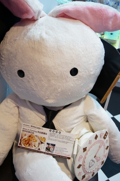 Alice Is Coming-來自愛麗絲：來自童話裡的咖啡館【Alice Is Coming來自愛麗絲】