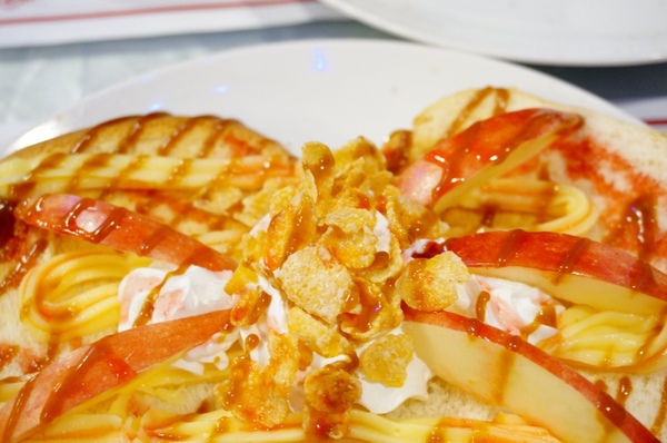 Alice Is Coming-來自愛麗絲：來自童話裡的咖啡館【Alice Is Coming來自愛麗絲】