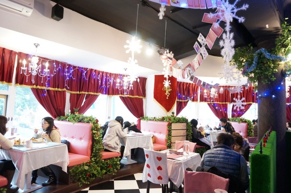 Alice Is Coming-來自愛麗絲：來自童話裡的咖啡館【Alice Is Coming來自愛麗絲】